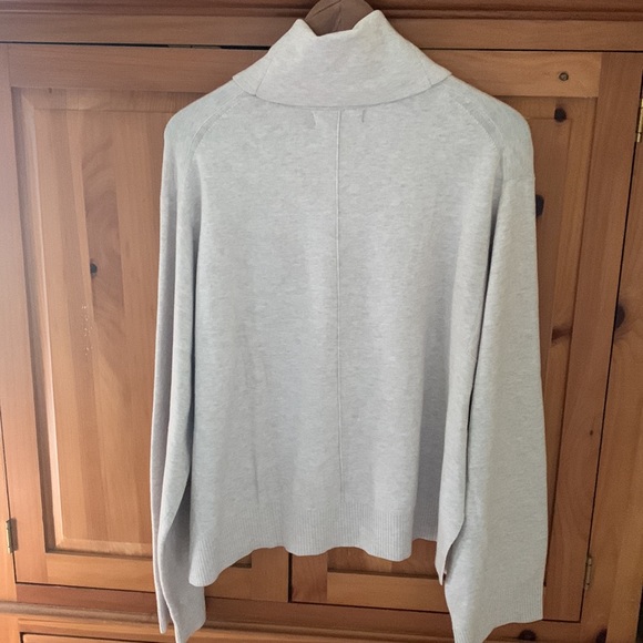 NWT Banana Republic super soft knit cowl neck sweater - Picture 4 of 4